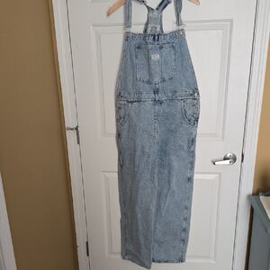 Levi's Light Blue Denim Women's Overalls. XL.